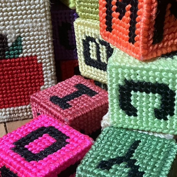 Vintage Alphabet Plastic Canvas Blocks and Box - Picture 7 of 13